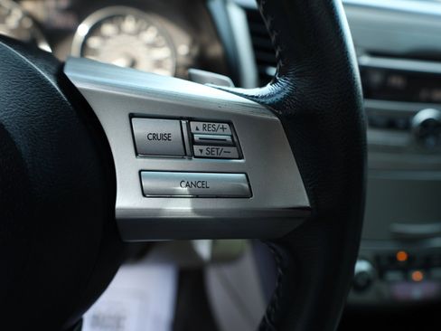 Used 2011 Subaru Legacy 2.5i Premium image 34