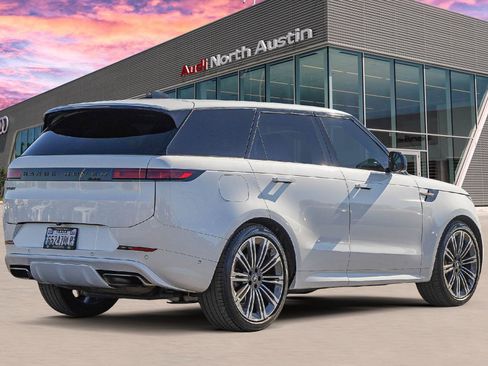 Used 2024 Land Rover Range Rover Sport Dynamic SE image 4