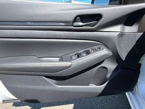 New 2026 Nissan Altima 2.5 SV FWD image 18
