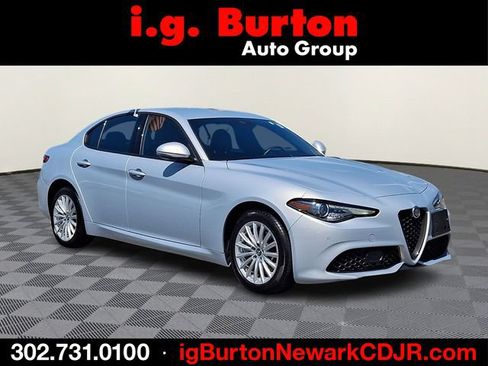 Used 2022 Alfa Romeo Giulia Sprint AWD/4WD image 1