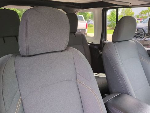Used 2024 Jeep Wrangler Unlimited Sport AWD/4WD image 7