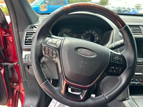 Used 2018 Ford Explorer Platinum AWD/4WD image 14