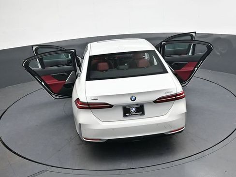 Used 2025 BMW 530i xDrive w/ Premium Package image 37