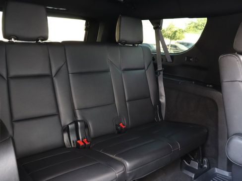 Used 2021 Cadillac Escalade ESV Luxury image 34