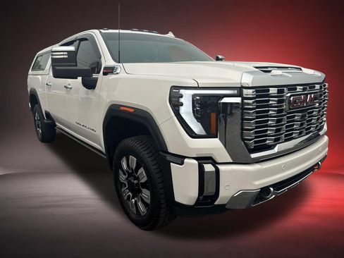 Certified 2024 GMC Sierra 2500 Denali w/ Denali Reserve Package AWD/4WD image 3