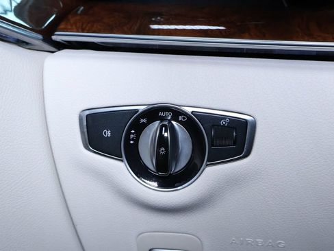 Used 2019 Mercedes-Benz E 300 4MATIC image 27