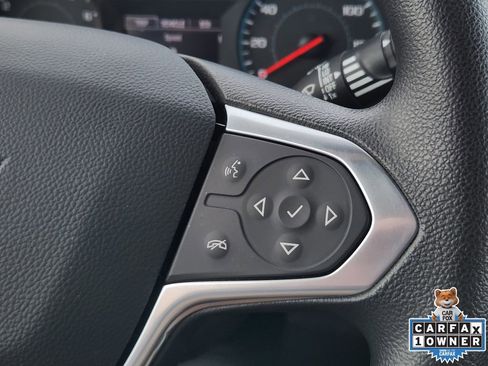 Used 2023 Chevrolet Traverse LS image 32