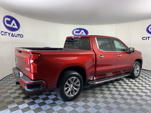 Used 2019 Chevrolet Silverado 1500 High Country w/ Technology Package AWD/4WD image 3