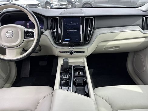 Used 2023 Volvo XC60 B5 Plus AWD/4WD image 10