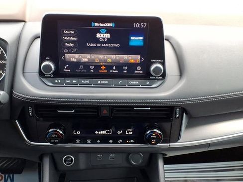 Used 2022 Nissan Rogue SV image 21