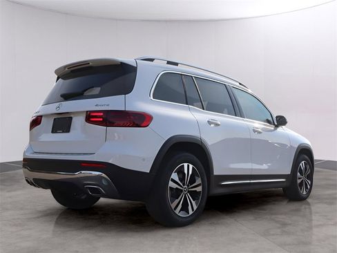 New 2026 Mercedes-Benz GLB 250 4MATIC image 7