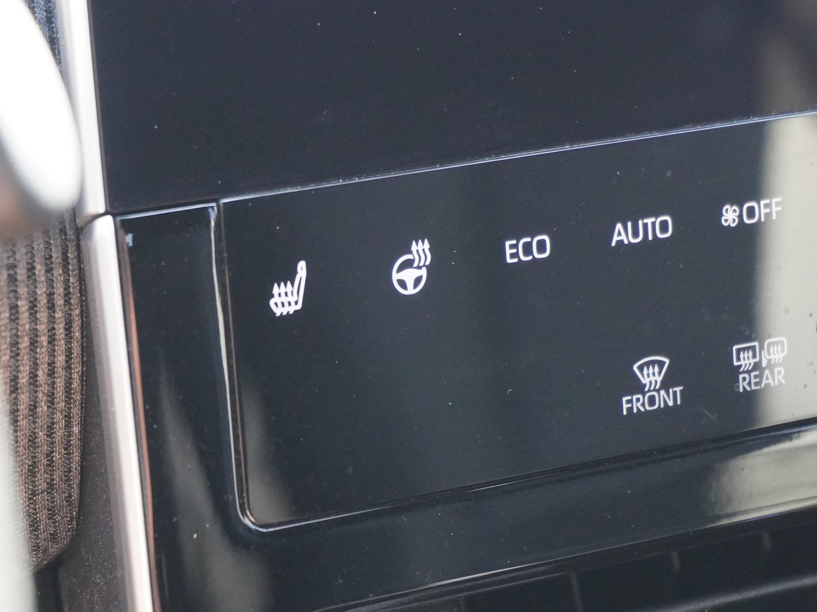 Used 2024 Toyota bZ4X AWD w/ Weather Package image 26