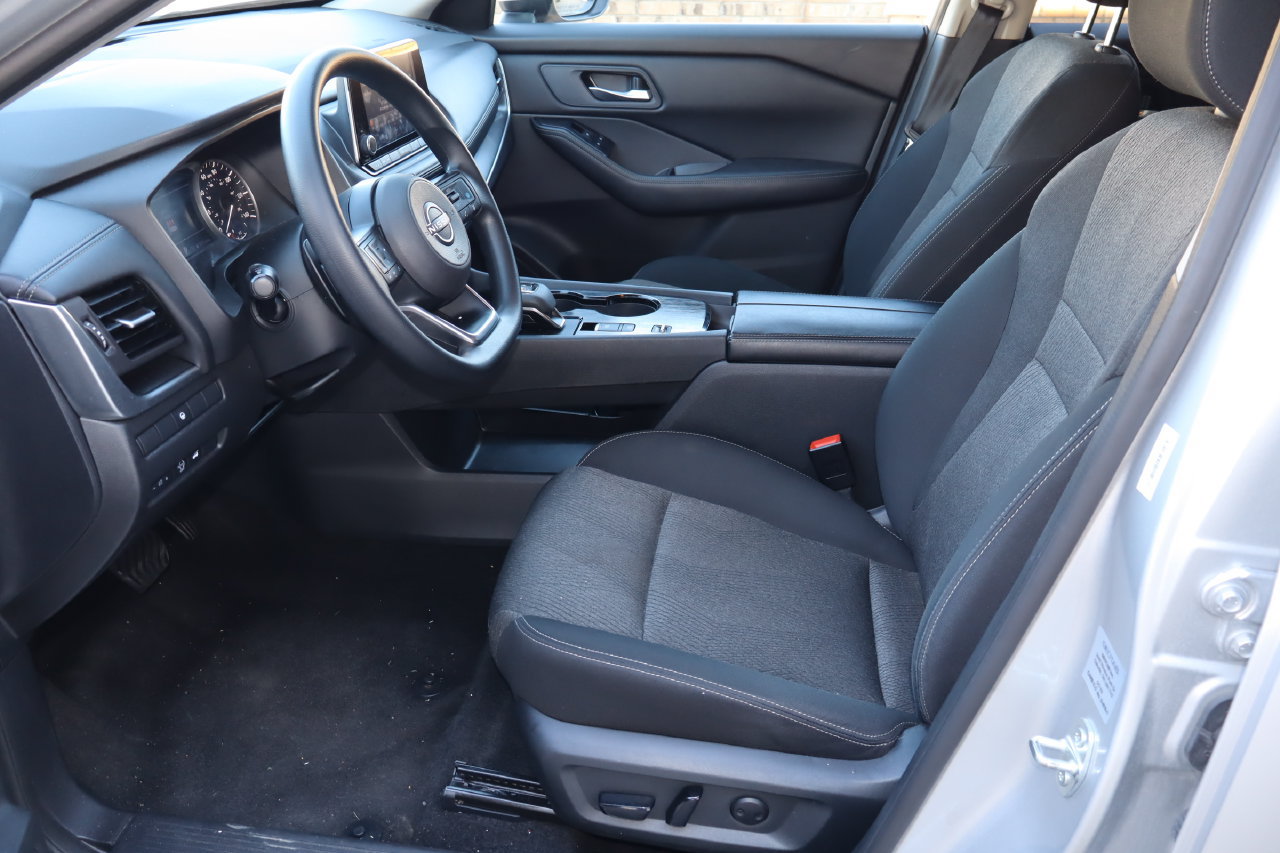 Used 2024 Nissan Rogue SV FWD image 15