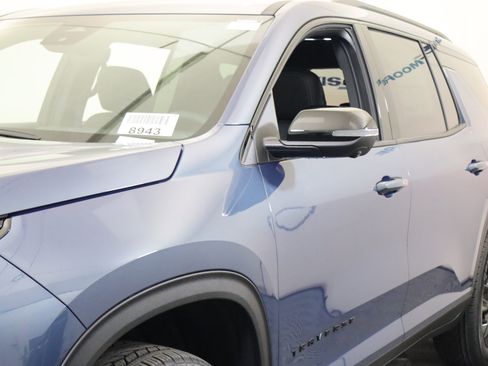 New 2026 Chevrolet Traverse LT w/ Midnight/Sport Edition image 12