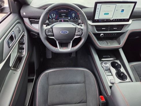 Used 2025 Ford Explorer ST AWD/4WD image 4