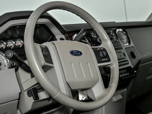 Used 2010 Ford F250 Lariat image 22