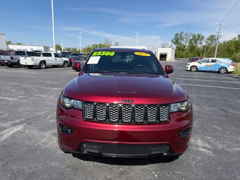 Used 2021 Jeep Grand Cherokee Laredo X AWD/4WD image 10