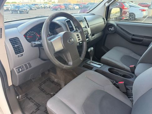 Used 2013 Nissan Xterra S RWD image 2