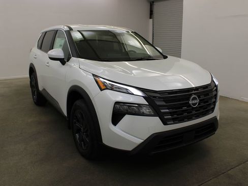 New 2026 Nissan Rogue SV FWD image 6