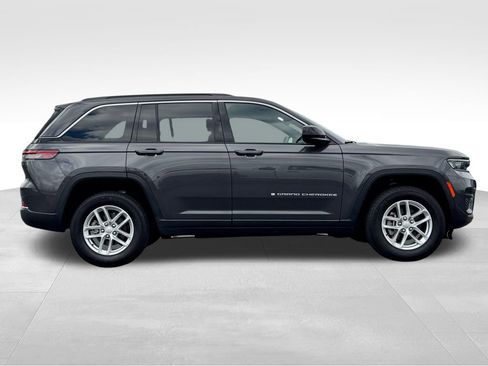 Used 2024 Jeep Grand Cherokee Laredo X w/ Luxury Tech Group I AWD/4WD image 8
