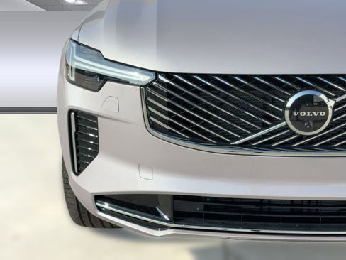 New 2026 Volvo XC90 B6 Plus w/ Protection Package Premier AWD/4WD image 28