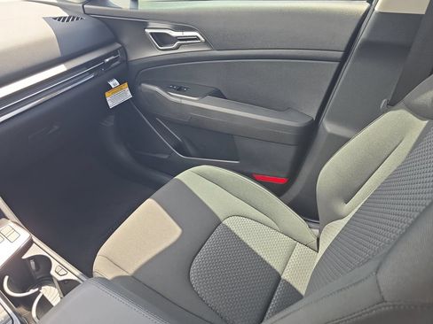 New 2026 Kia Sportage LX FWD image 15