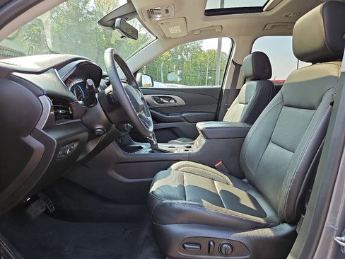 Certified 2021 Chevrolet Traverse Premier w/ LPO, Floor Liner Package image 13