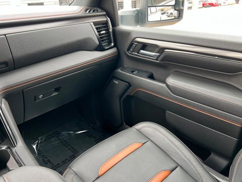 Used 2024 GMC Sierra 2500 AT4 w/ AT4 Premium Plus Package image 10