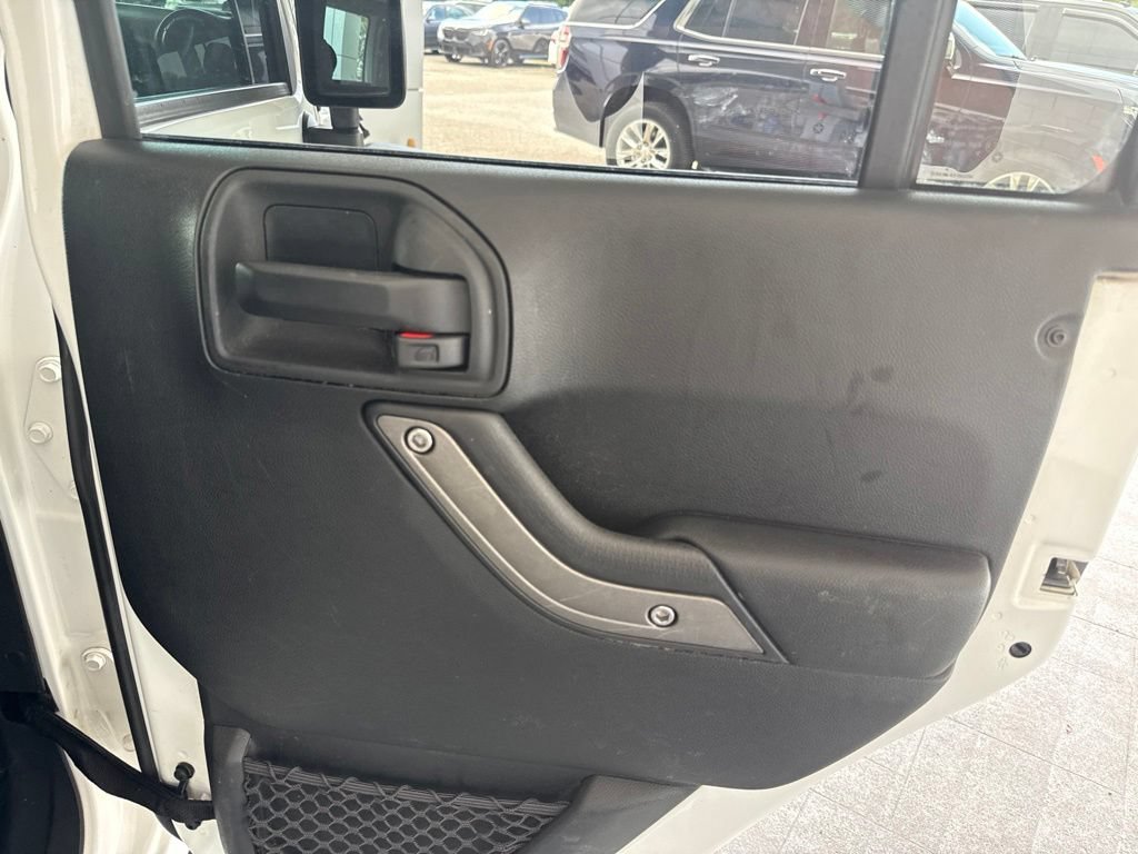 Used 2018 Jeep Wrangler Unlimited Sport S AWD/4WD image 39