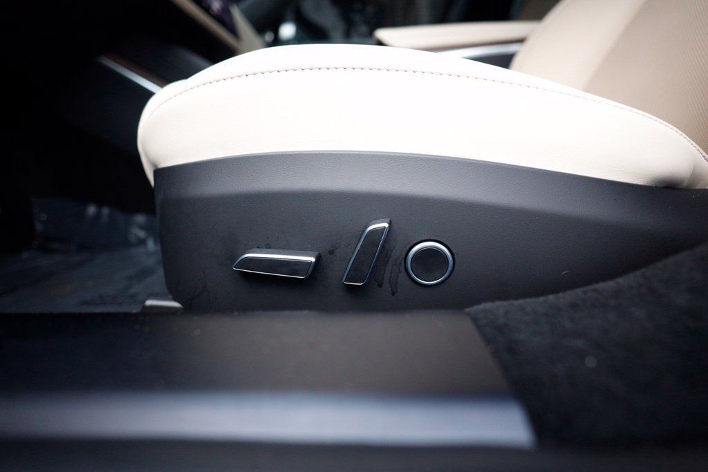 Used 2023 Tesla Model S AWD/4WD image 35