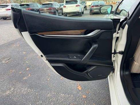 Used 2018 Maserati Ghibli S GranLusso image 15