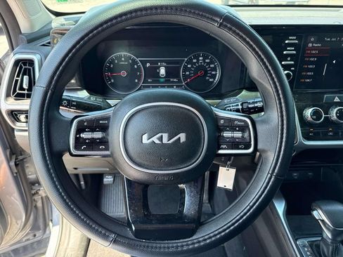 Used 2023 Kia Sorento LX AWD/4WD image 22