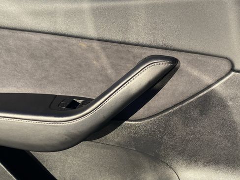 Used 2021 Tesla Model Y Long Range image 20