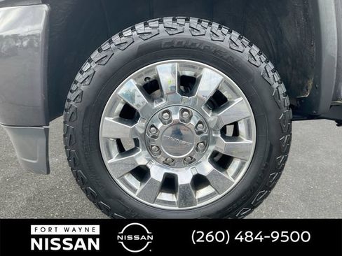 Used 2016 GMC Sierra 2500 Denali w/ Duramax Plus Package AWD/4WD image 9