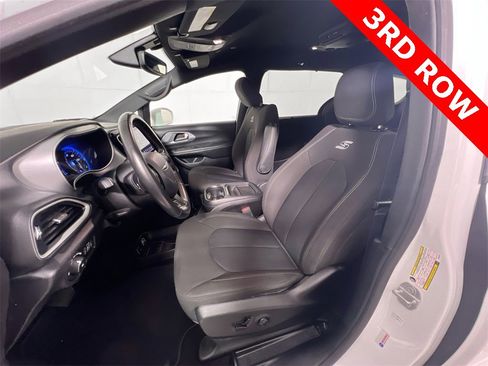 Used 2020 Chrysler Pacifica Touring w/ S Appearance Package image 20
