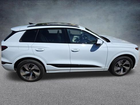 Used 2025 Audi Q6 e-tron Premium Plus w/ Premium Plus AWD/4WD image 4