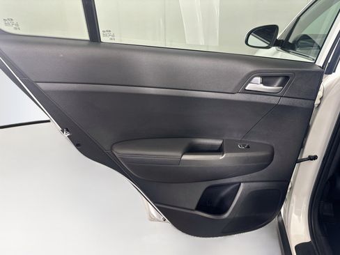 Used 2019 Kia Sportage LX AWD/4WD image 24