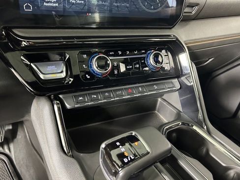 Used 2024 GMC Sierra 1500 AT4 w/ AT4 Premium Package image 28