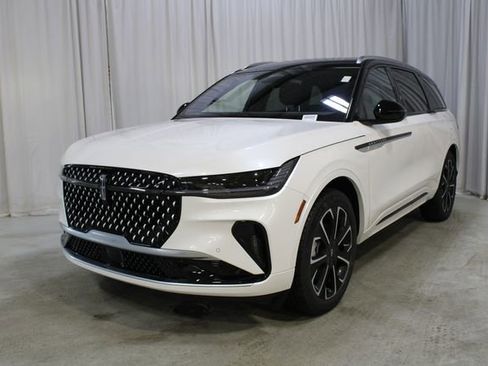 New 2026 Lincoln Nautilus Reserve image 36