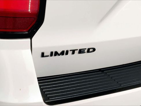 Used 2021 Ford Expedition Limited RWD image 10