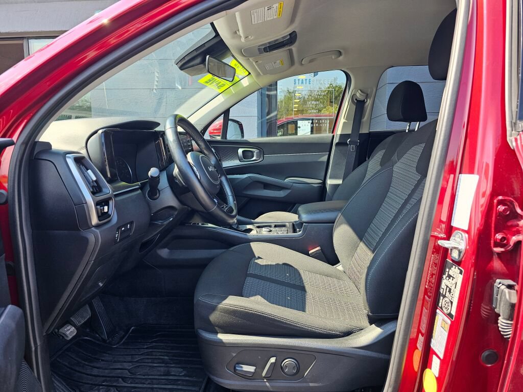 Used 2022 Kia Sorento LX AWD/4WD image 21