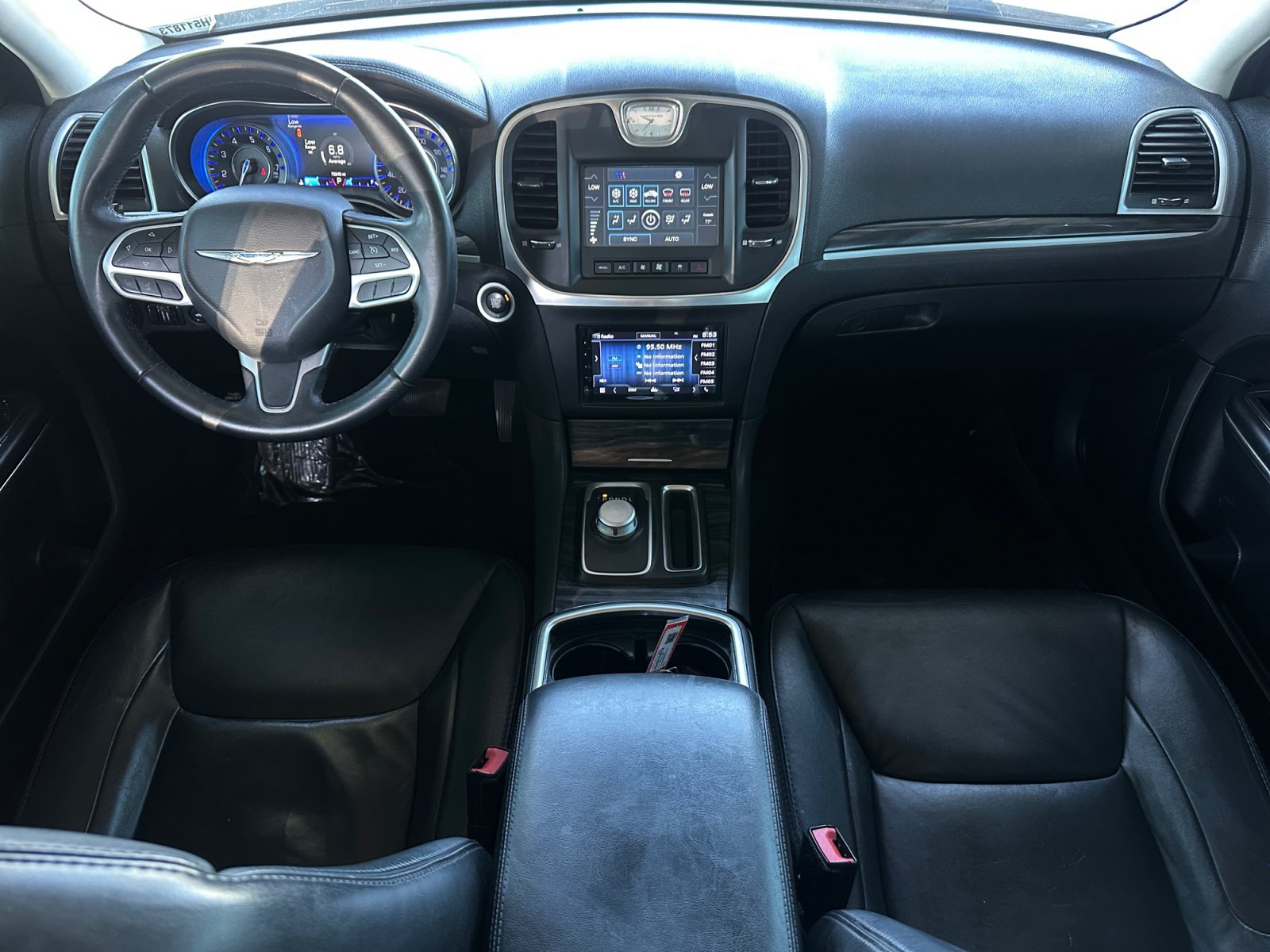 Used 2017 Chrysler 300 Limited w/ Value Package RWD image 11