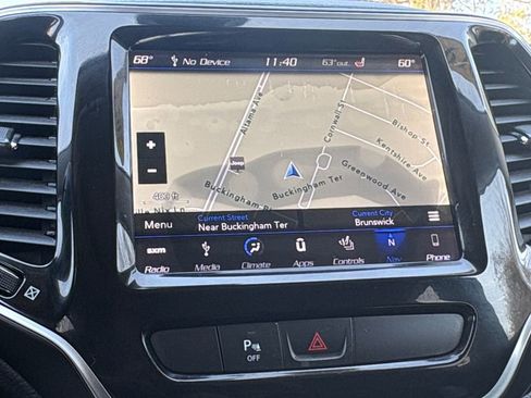 Used 2019 Jeep Cherokee Limited image 25