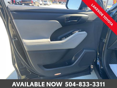 Used 2023 Toyota Highlander L image 24