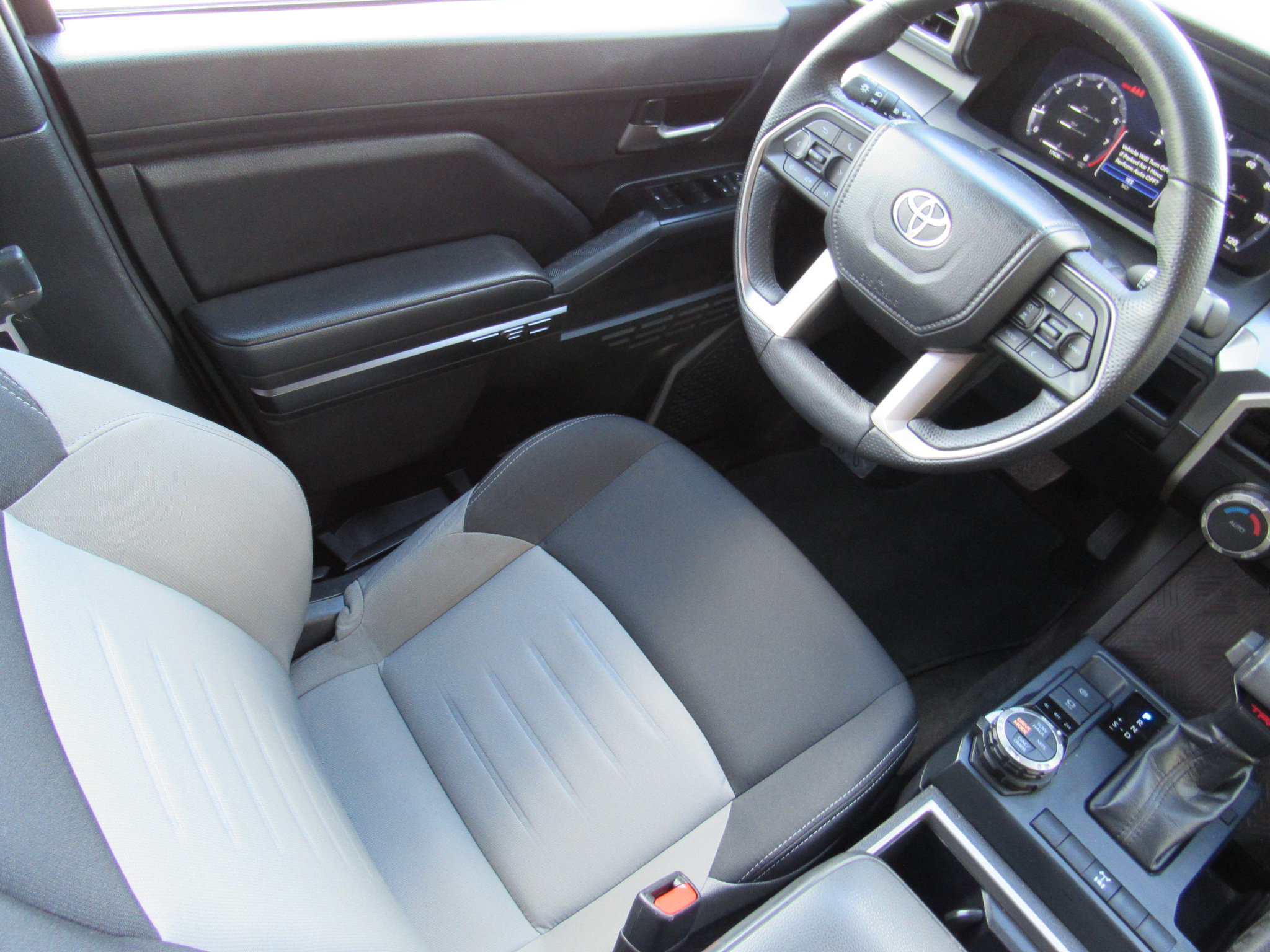 Used 2025 Toyota Tacoma TRD Off-Road AWD/4WD image 30