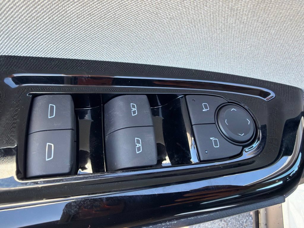 Used 2024 Honda Prologue EX image 19