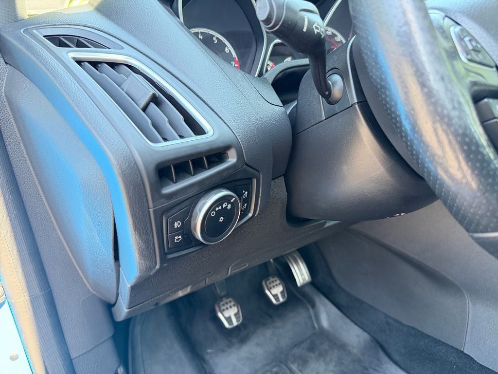 Used 2017 Ford Focus RS AWD/4WD image 19