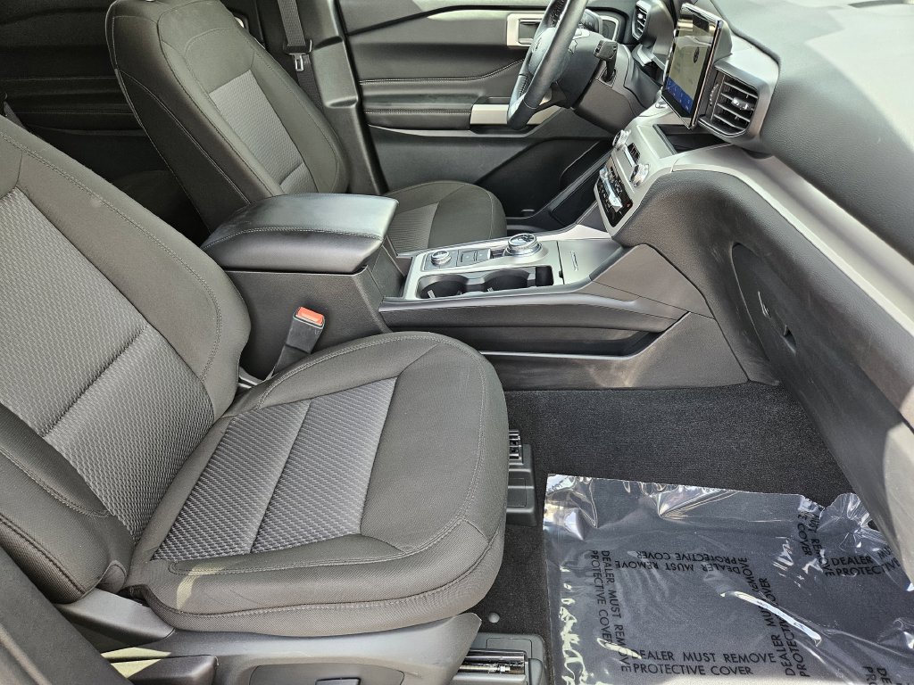Used 2024 Ford Explorer XLT AWD/4WD image 15