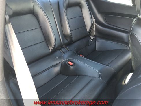 Used 2018 Ford Mustang GT Premium image 19