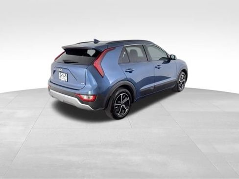 Certified 2025 Kia Niro EX FWD image 9